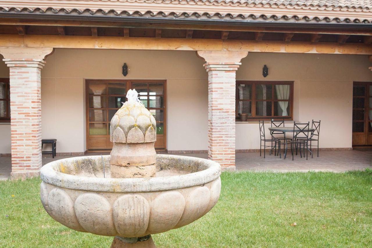 Gasthaus Casa Roble Almenara de Tormes Exterior foto