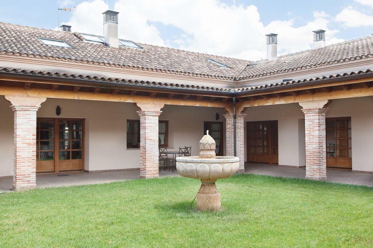 Gasthaus Casa Roble Almenara de Tormes Exterior foto